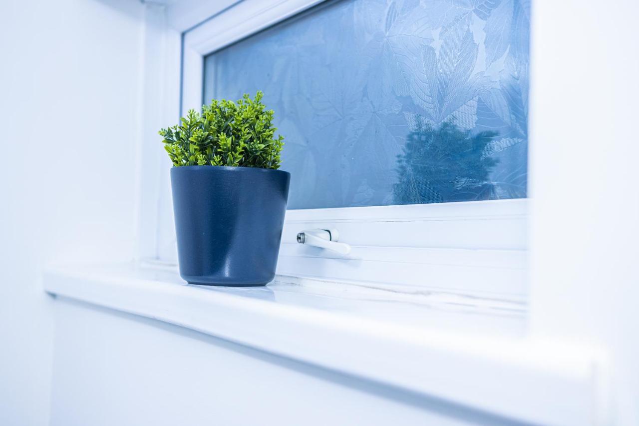 Lush -home Away In Telford, For Contractors, Families, Group Of Friends, Long Term * Telford
