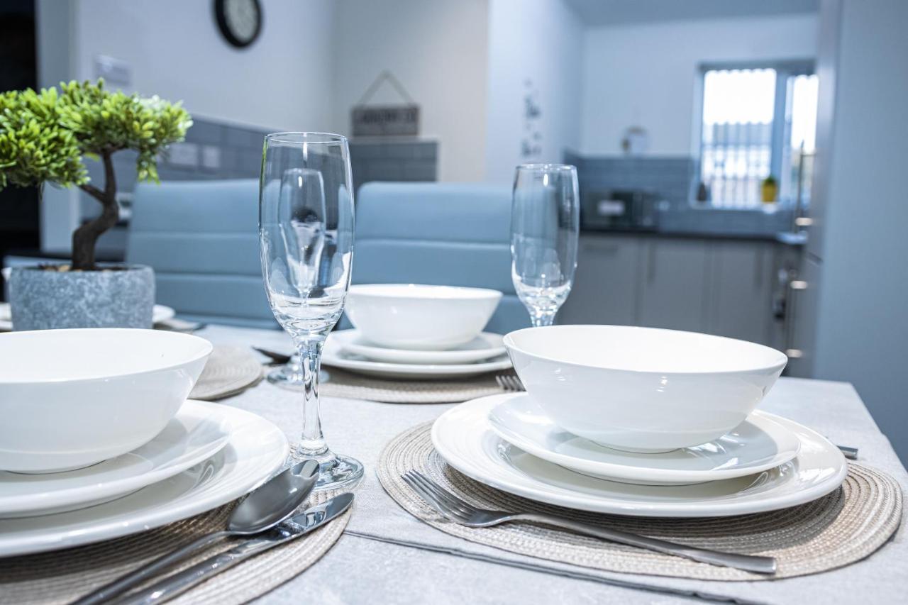 Lush -home Away In Telford, For Contractors, Families, Group Of Friends, Long Term *
