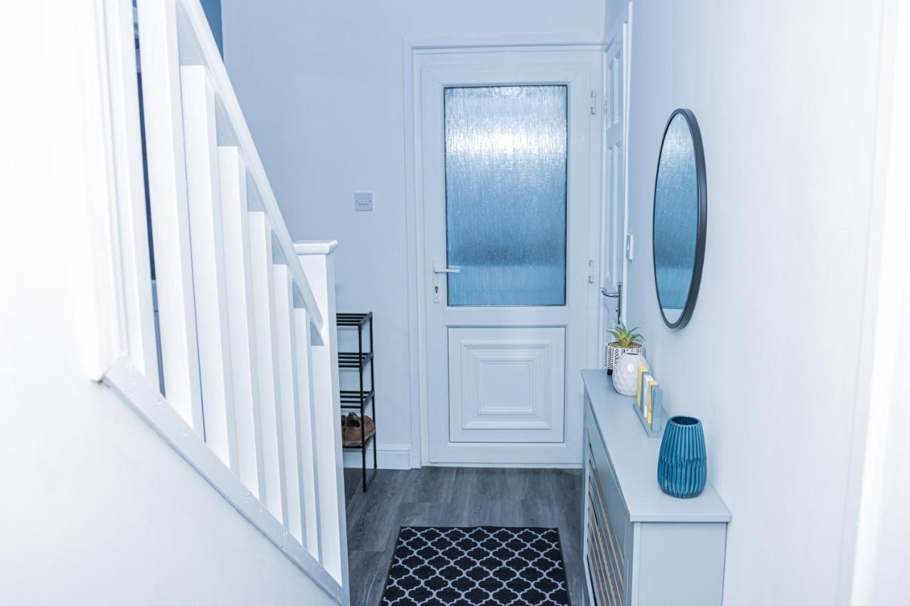 Ferienhaus Lush -home Away In Telford, For Contractors, Families, Group Of Friends, Long Term *