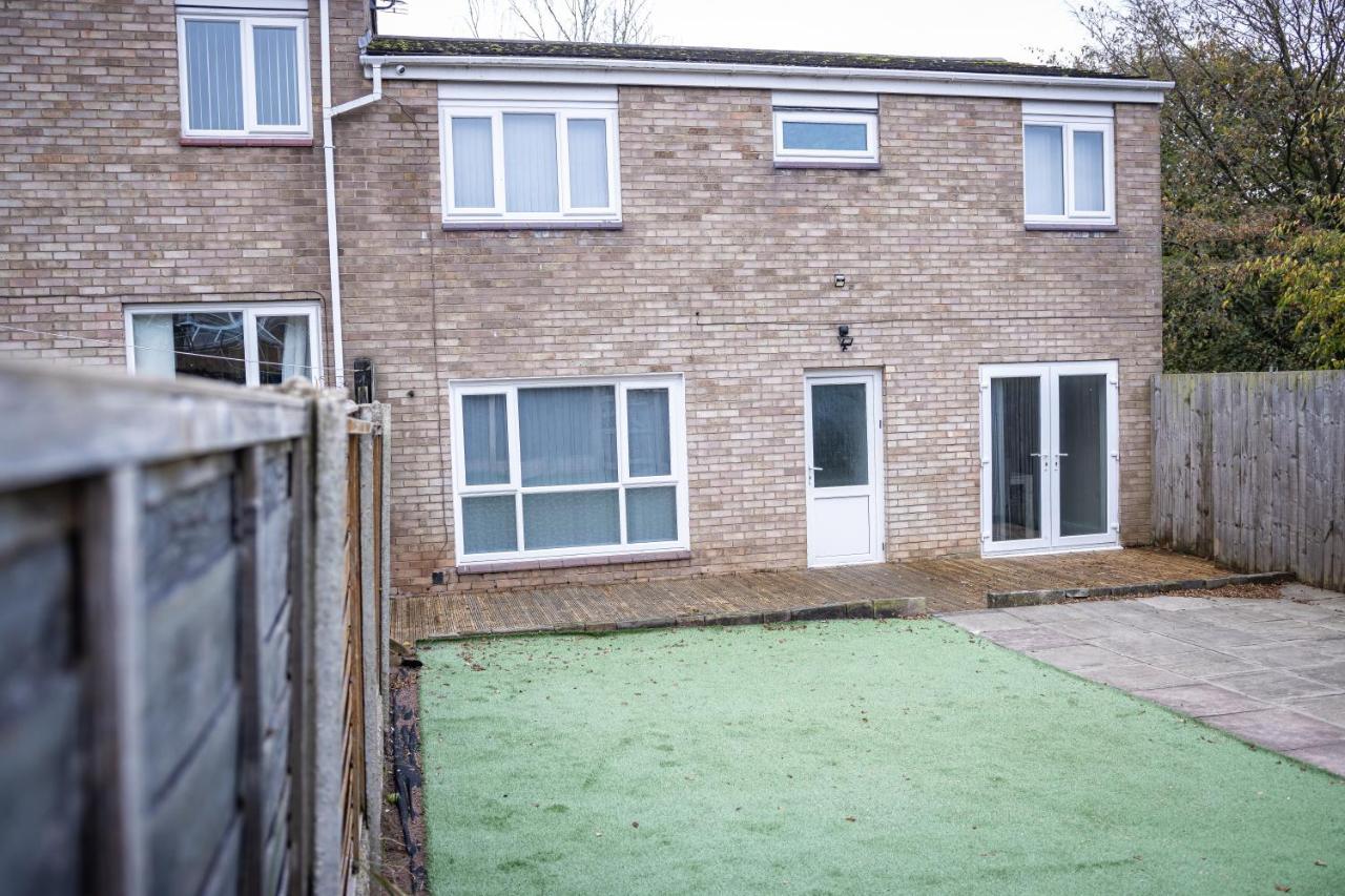 Lush -home Away In Telford, For Contractors, Families, Group Of Friends, Long Term Ferienhaus Telford